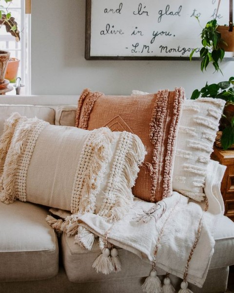 warm-pillows-and-throws