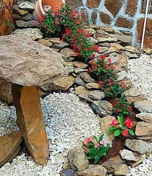 Spilling-Flower-Pot-Landscaping-Idea