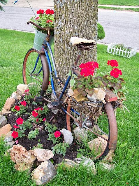 front-yard-landscaping-idea-bike