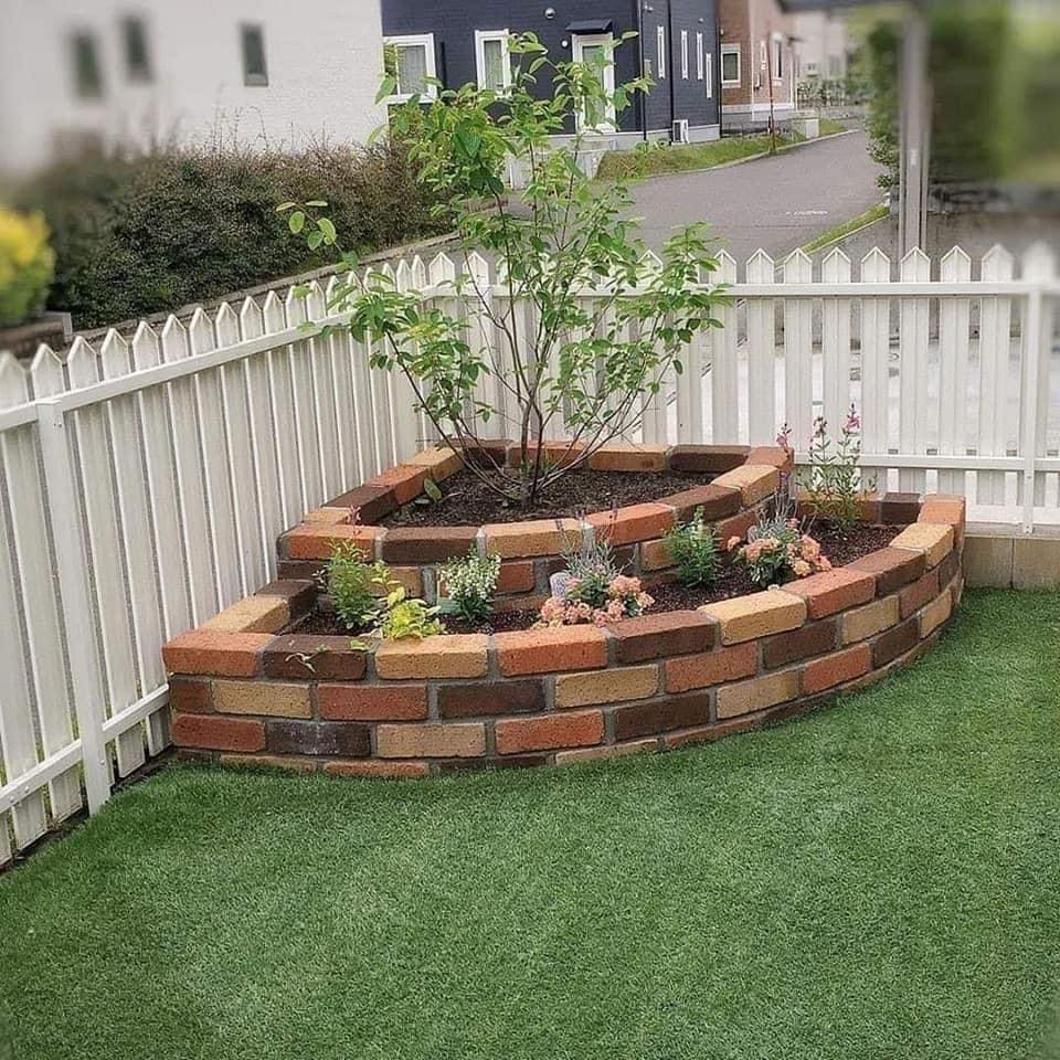 make-corner-brick-flower-bed