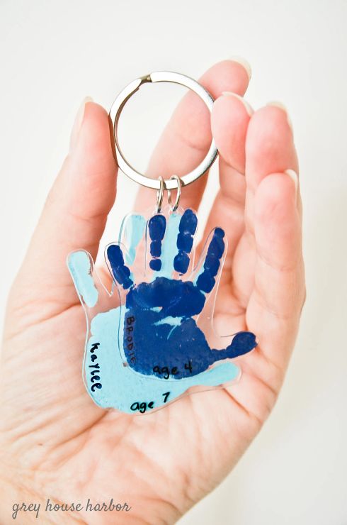 Handprint-Keychain-gift-idea
