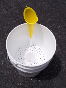 Bucket-pipe-self-watering-container