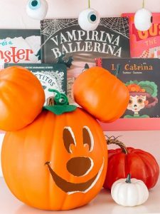 How-To-Make-A-Mickey-Mouse-Pumpkin