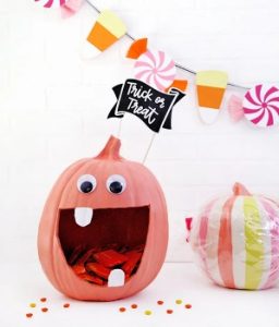 diy-carved-pumpkin-candy-monster-decorations