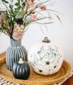 easy-white-pumpkins-painting-idea