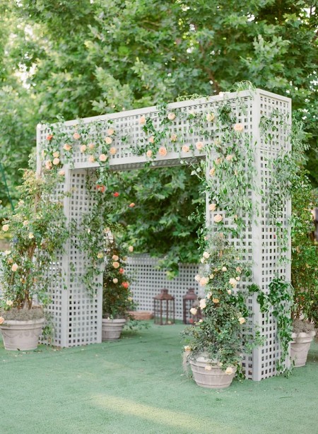 lattice-wall-arch-small-garden-ideas