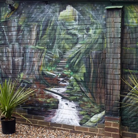 paint-wall-mural-small-garden-idea