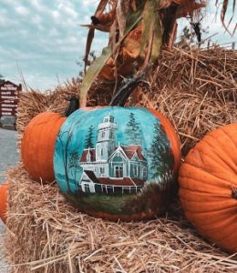 painting-building-on-pumpkin