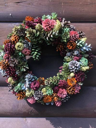 pine-cone-wreath-diy