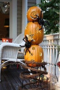 pumpkin-topiary-for-porch
