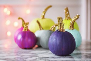 pumpkinpaintingwithglitterstems