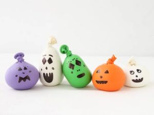 diy-halloween-mini-balloon-pumpkins