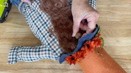 fall-scarecrow-decor-gnome