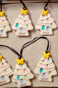salt-dough-fingerprint-christmas-tree-ornament-1