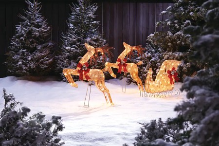 canvas-incandescent-lights-deer-and-sleigh-outdoor-christmas-decor-515253