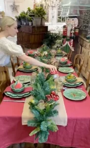 centerpiece-garland-green-and-red