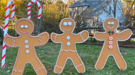 diy-giant-gingerbread-man-outdoor-decorations