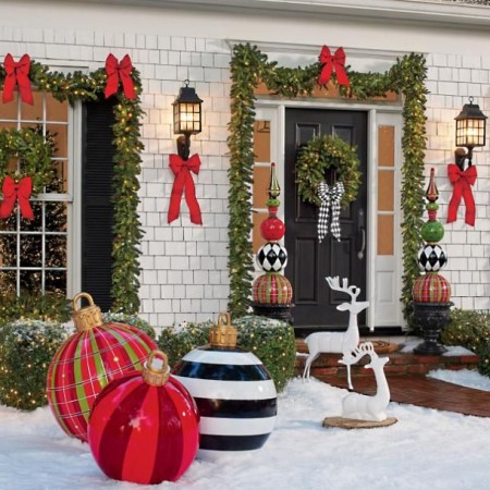 large-outdoor-christmas-ornaments-decorations