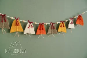 mini-christmas-tree-leaf-garland-farmhouse-primitive