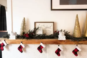 stockings-christmas-garland-decoration