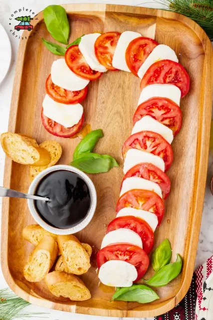 Candy-cane-Caprese-salad-board-holiday