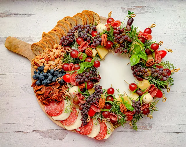 Charcuterie-Board-Ideas-for-Christmas