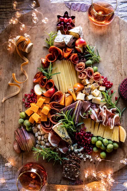 Christmas-Tree-Cheese-Board-charcuterie