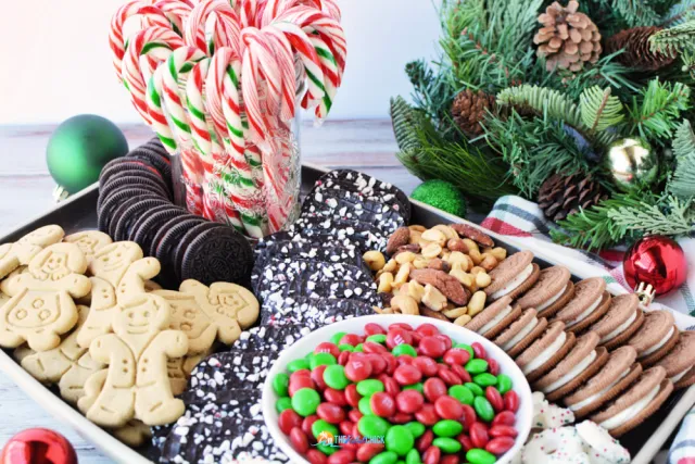 No-Bake-Christmas-Cookie-Charcuterie-Board