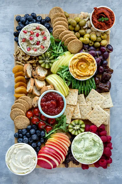 Vegan-Christmas-Charcuterie-Board-quick-and-simple