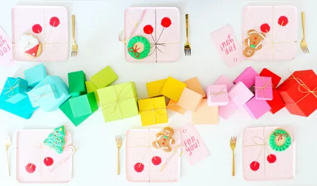 rainbow-gift-box-table-runner