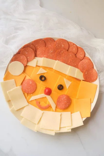 santa-christmas-cheese-board