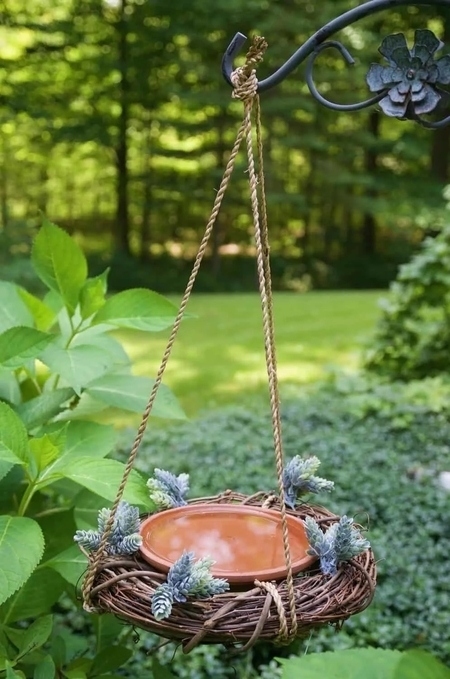 hanging-bird-bath-diy