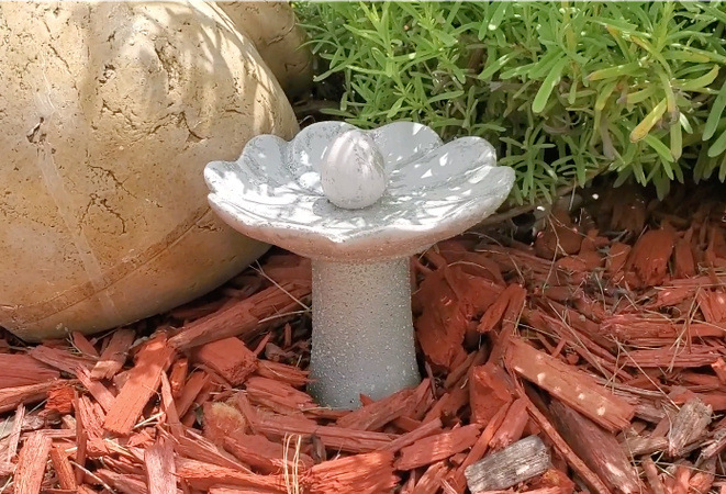 mini-dollar-tree-bird-bath