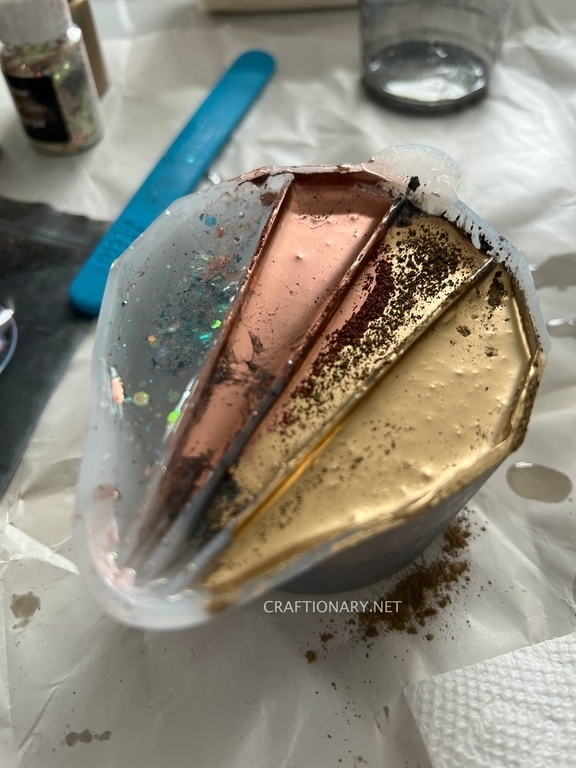 How to Make Epoxy Resin (Glitter) Tumbler Cups - DIY Cake and Crafts