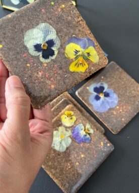 DIY Pressed flowers resin coasters