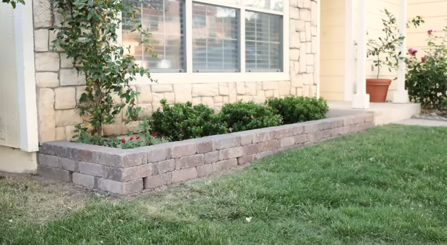 brick-edge-raised-bed-garden-diy