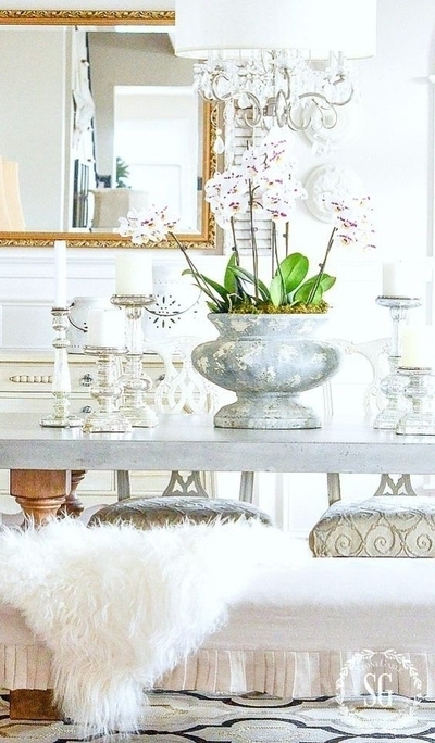 largevasewithorchidstabledecor