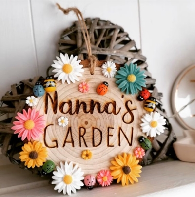 personalised-garden-engraved-hanging.