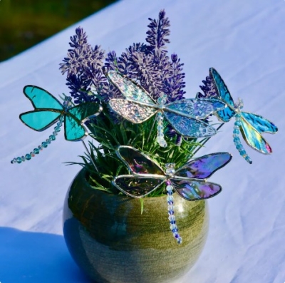 stained-glass-dragonfly-gift-plant-stake