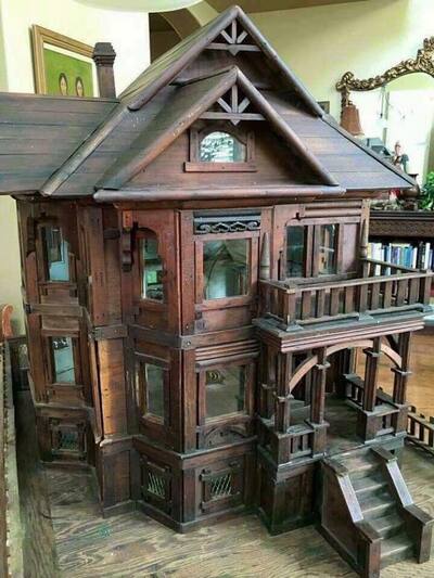 rare-victorian-built-dollhouse