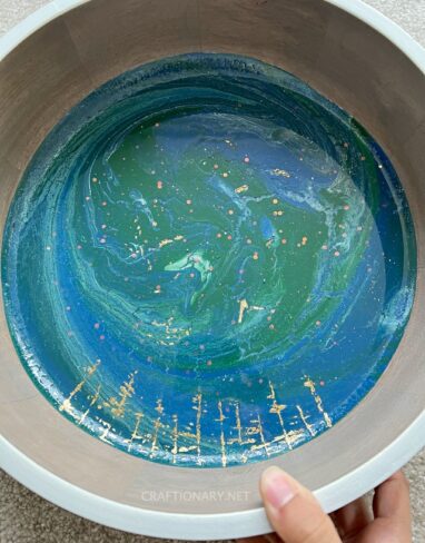 Acrylic Pour Art Technique without Mess for Beginners