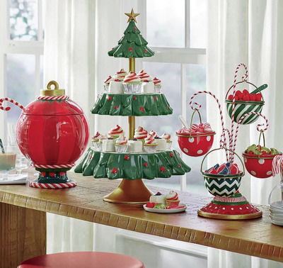 christmas-tree-cupcake-display-Winter-wonderland-cake-stand
