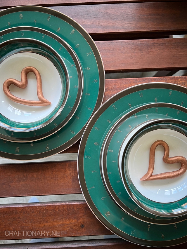 dinner-date-night-heart-shaped-plate-toppers-cute-diy