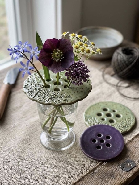 flower-frog-diy-flower-stem-holder-clay