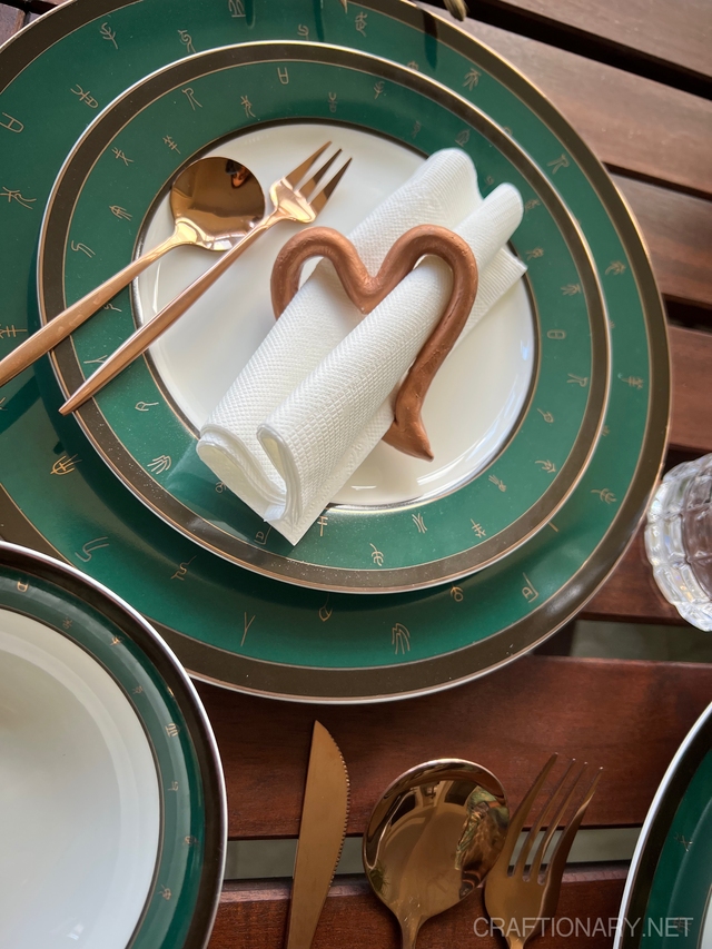 rose-gold-heart-shaped-napkin-ring-holder-date-wedding-idea