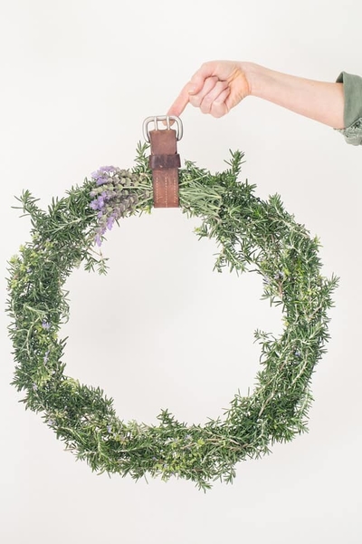 diy-rosemary-wreath