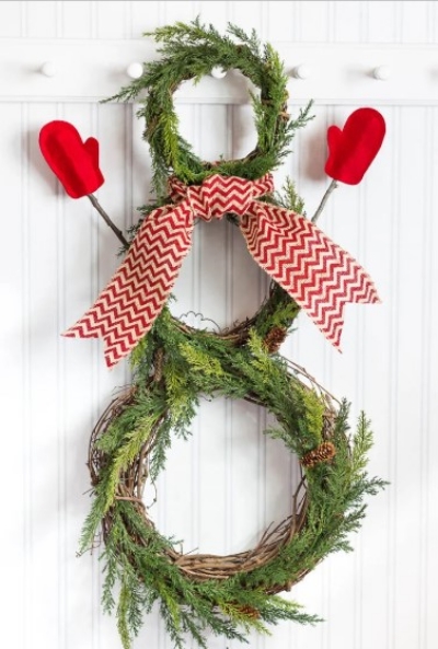 diy-snowman-wreath-with-scarf-