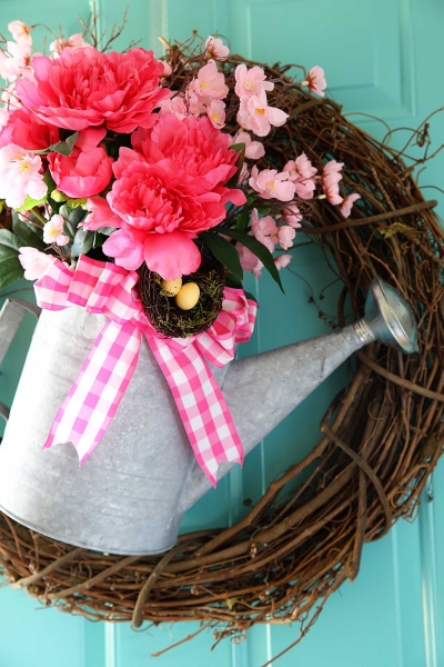 spring-watering-can-wreath