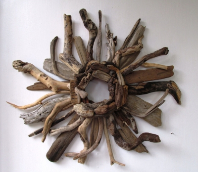sunburst-driftwood-wreath-rustic-home