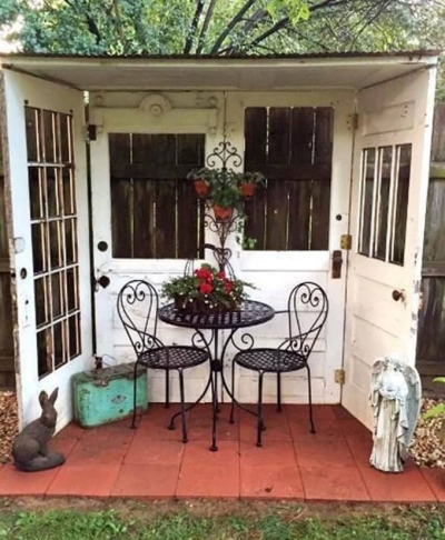 garden-sitting-area-using-old-door